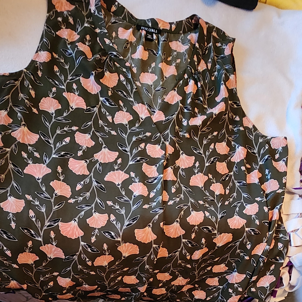 Dress Barn Black and Orange Sleeveless Blouse